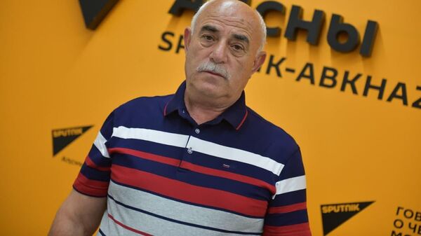 Гражданин и начальник: Барганджия об активности мраморного клопа в Абхазии   - Sputnik Абхазия