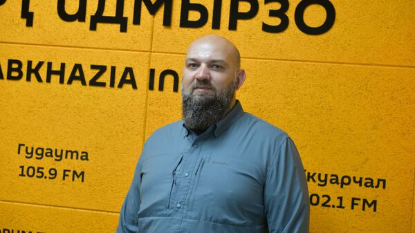 Такие обстоятельства: Качарава о переходе всего бизнеса на кассовые аппараты  - Sputnik Абхазия