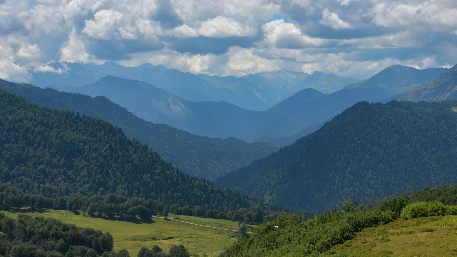 Горные пейзажи Абхазии   - Sputnik Абхазия, 1920, 27.07.2022