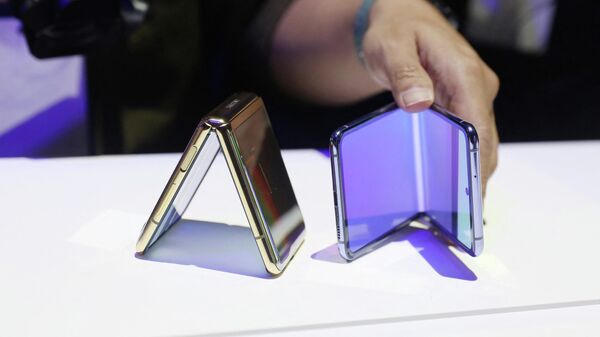 Телефон Galaxy Z Flip замечен в распакованном виде Samsung Galaxy UNPACKED во Дворце изящных искусств - Sputnik Абхазия