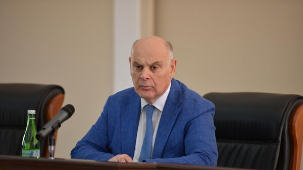 Расширенное заседание кабмина по вопросам инвестпрограммы - Sputnik Абхазия