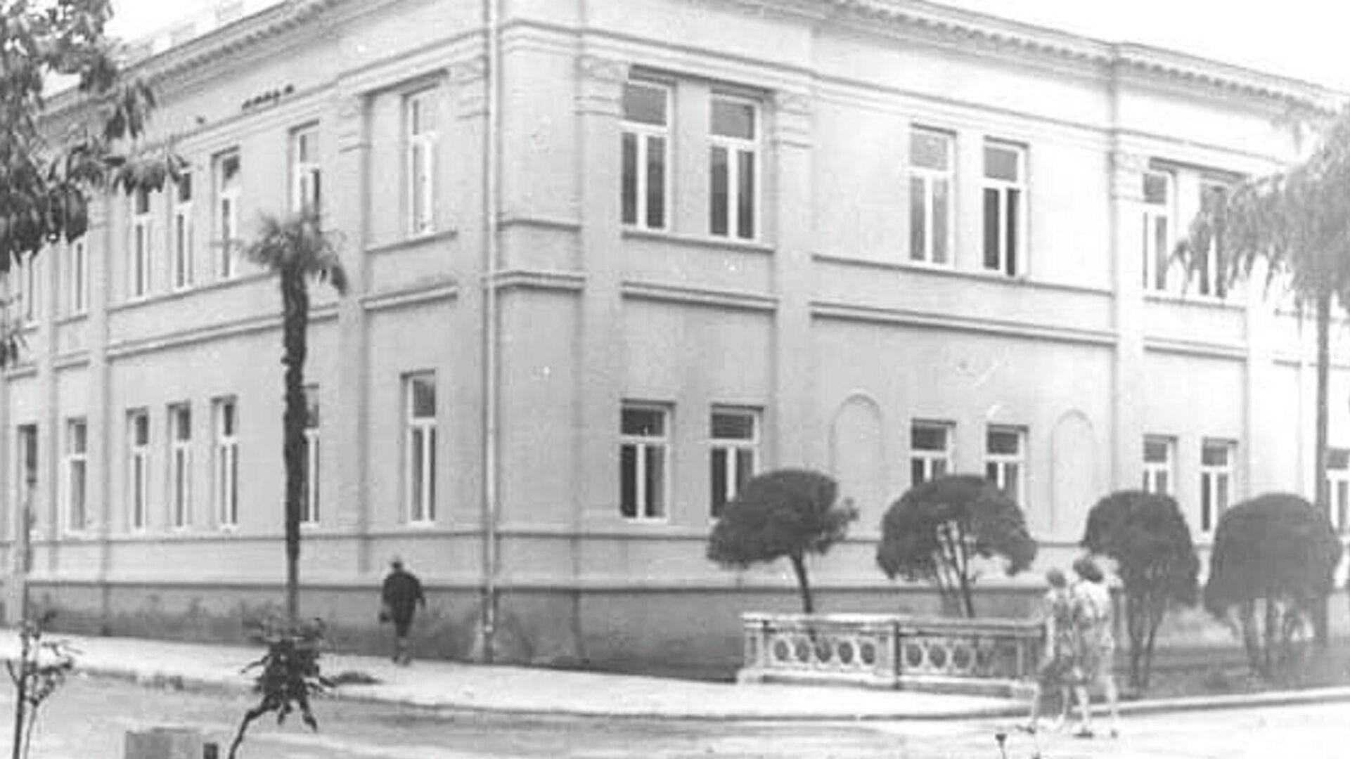 Здание абхазского Института гуманитарных исследований до войны - Sputnik Аҧсны, 1920, 24.10.2021
