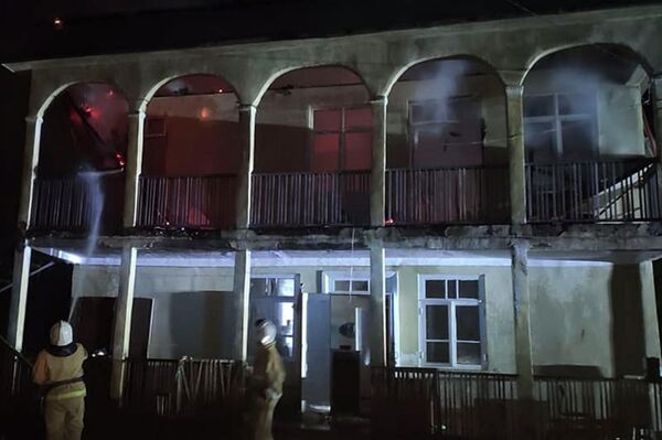 На пульт дежурного МЧС Абхазии поступило сообщение о пожаре в селе Джгерда Очамчырского  района - Sputnik Абхазия