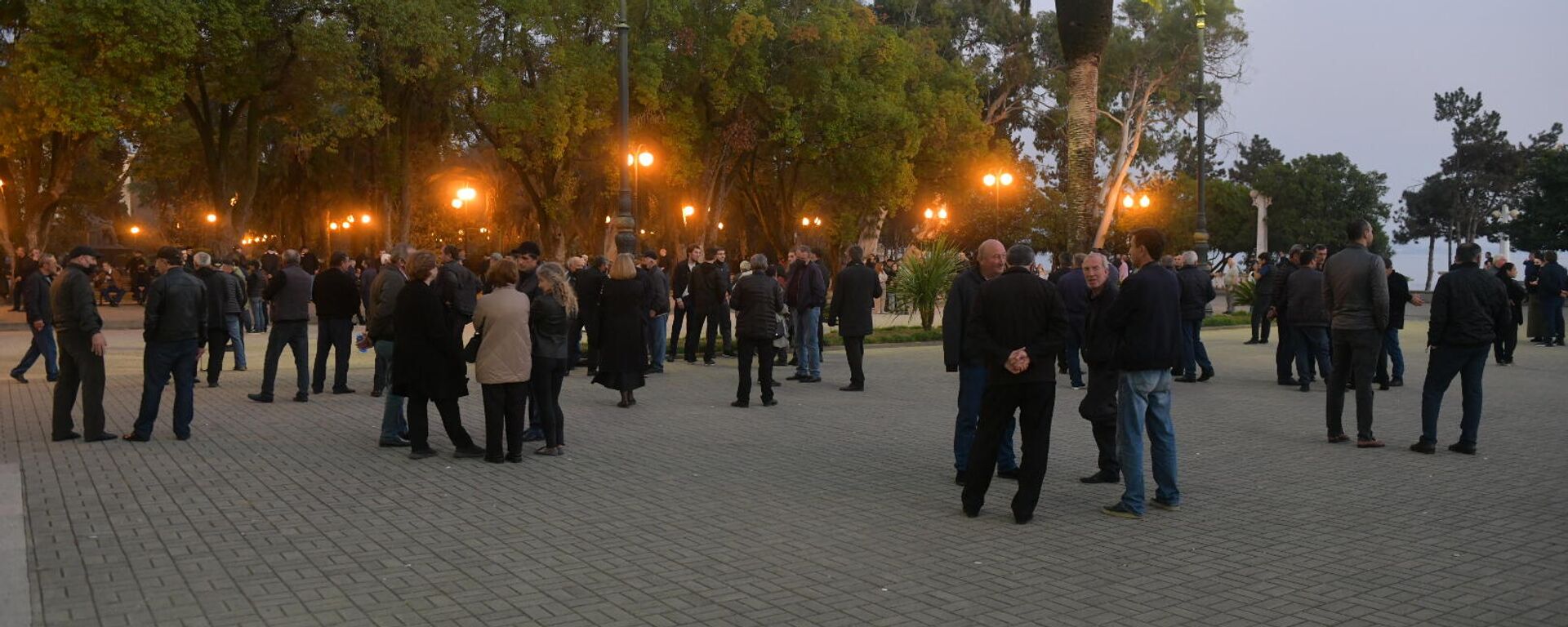 Акция протеста на площади у драмтеатра - Sputnik Абхазия, 1920, 04.11.2021