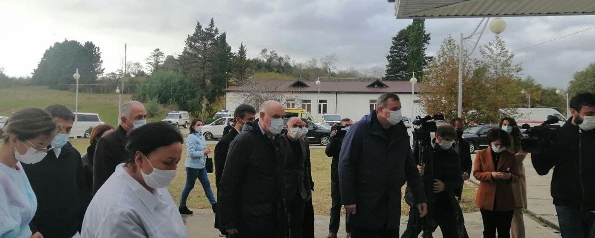 Президент Абхазии Аслан Бжания проводит выездное совещание с активом Гудаутского района - Sputnik Абхазия, 1920, 10.11.2021