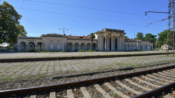Железнодорожная станция Гудаута - Sputnik Абхазия