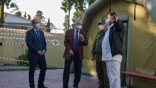 Посол России в Абхазии посетил Мобильный госпиталь в Сухуме  - Sputnik Аҧсны