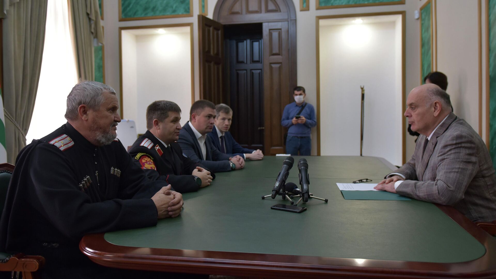 Президент Абхазии встретился с замгубернатора Краснодарского края - Sputnik Абхазия, 1920, 19.11.2021
