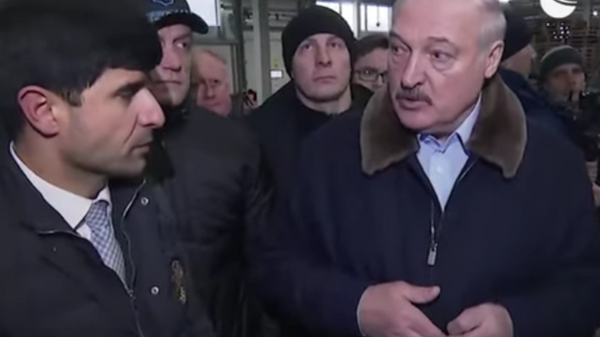 Лукашенко посетил лагерь беженцев - Sputnik Абхазия