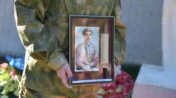 Останки пропавшего во время Великой Отечественной солдата из Абхазии передали родственникам  - Sputnik Абхазия