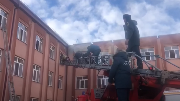 Пожар в школе Владикавказа  - Sputnik Абхазия