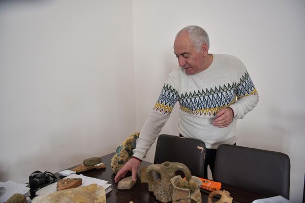 Бесценный подарок: саринные экспонаты передали в Абхазский госмузей - Sputnik Абхазия
