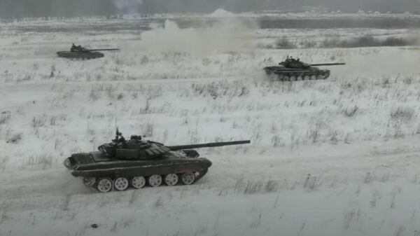 Танкисты ЗВО отработали метод стрельбы танковая карусель
 - Sputnik Абхазия