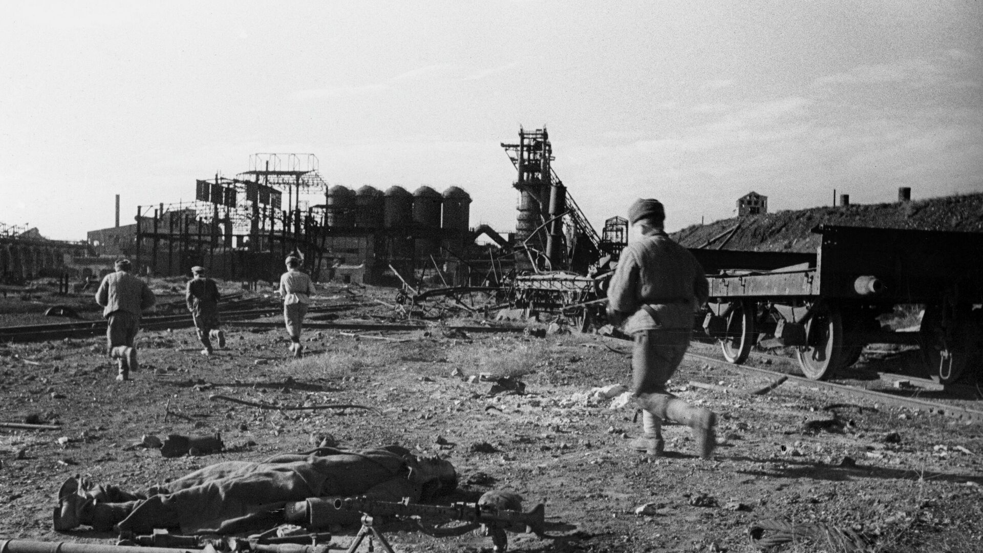 Солдаты Красной Армии ведут бой в районе Керченского металлургического завода. - Sputnik Аҧсны, 1920, 05.12.2022
