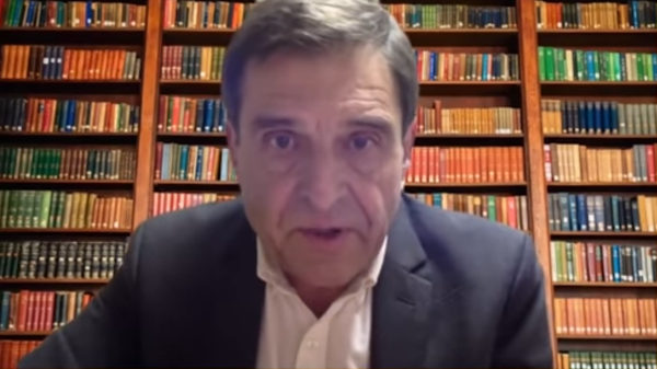 Чумаков об омикроне: надо вакцинироваться, иначе медицинская система не выдержит  - Sputnik Абхазия