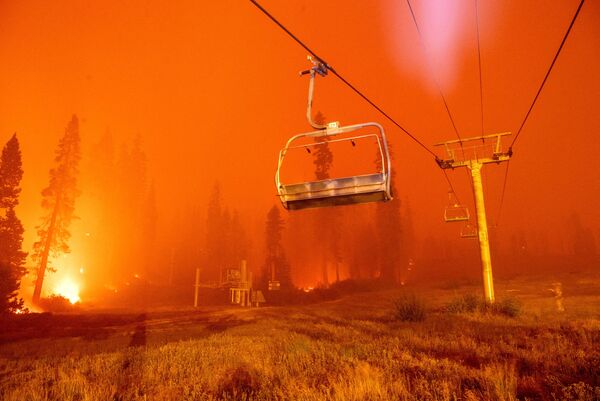 Лесной пожар в Калифорнии. - Sputnik Абхазия
