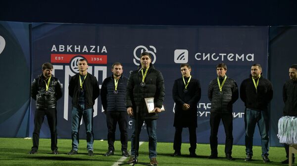 Поздравление победителей: награждение лучших футболистов Абхазии   - Sputnik Абхазия