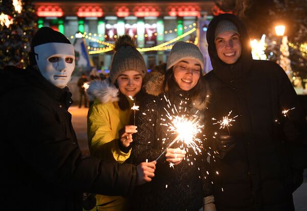 Празднование Нового Года на площади Ленина в Новосибирске. - Sputnik Абхазия