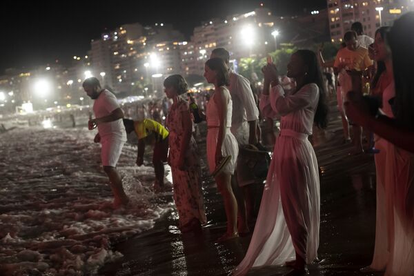 А это участники празднования Нового года в Рио-де-Жанейро. - Sputnik Абхазия