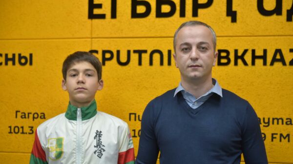 Дополнительное время: боец Карапетян и тренер Читанава о достижениях в спорте  - Sputnik Абхазия