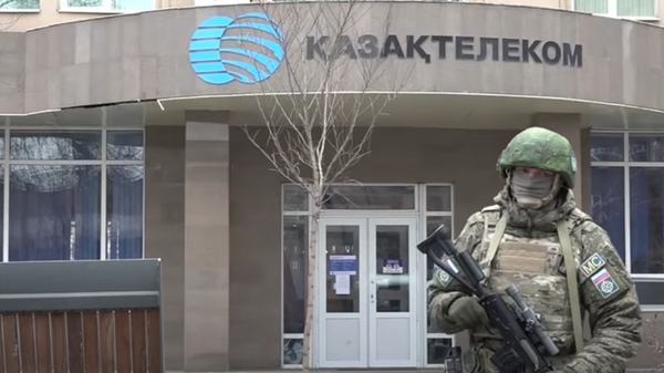 Миротворцы ОДКБ передают охраняемые ими объекты правоохранительным органам Казахстана - Sputnik Абхазия