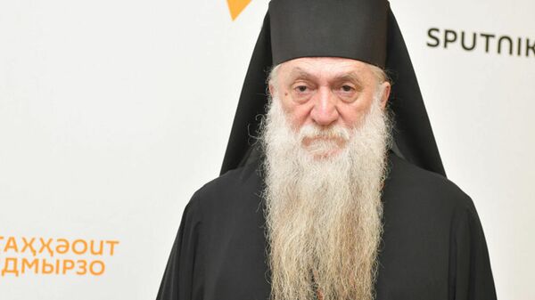 Игумен Игнатий о празднике Крещения: обновляется естество, человечество, вся планета - Sputnik Абхазия