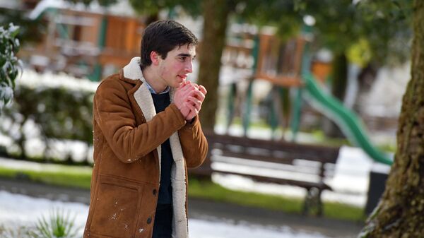 Столица Абхазии в снегу - Sputnik Абхазия