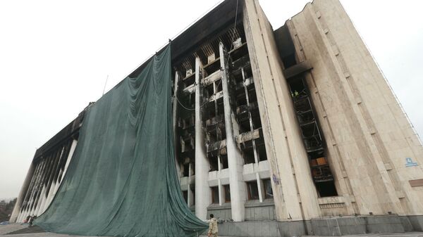Сгоревший в ходе беспорядков акимат в Алма-Ате показали изнутри - Sputnik Абхазия