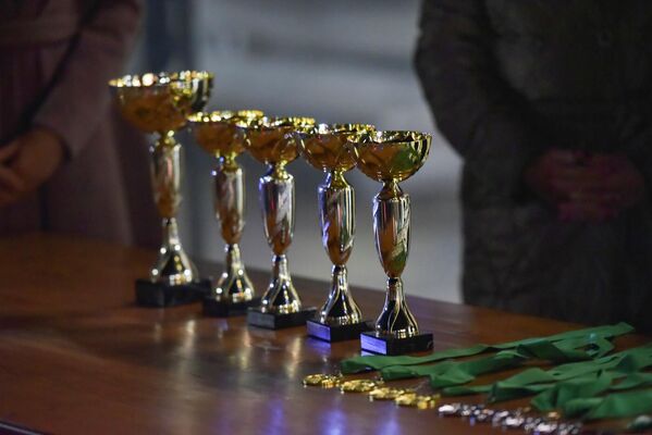 Победителям и призерам вручили кубки, медали и грамоты, а также денежные призы. - Sputnik Абхазия