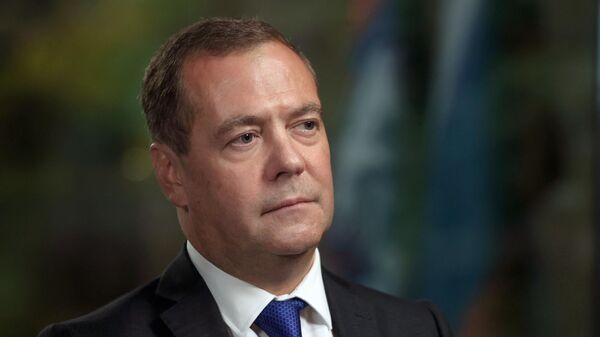 Нам к ним не привыкать: Медведев рассказал, как Россия будет противостоять возможным санкциям - Sputnik Абхазия