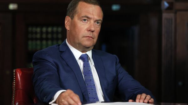Заместитель председателя Совбеза РФ Д. Медведев дал интервью ИД Комсомольская правда - Sputnik Аҧсны