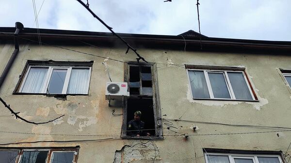 Загорелась  квартира в доме по улице Шотландской - Sputnik Абхазия