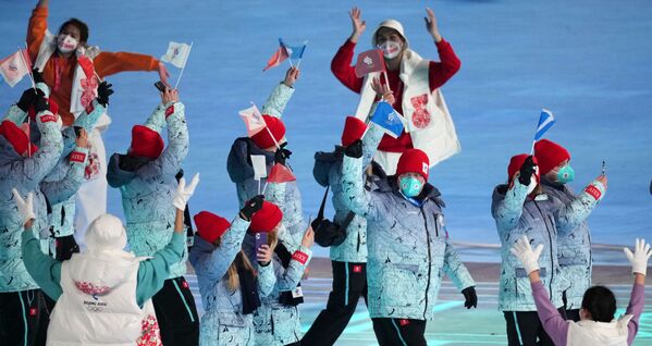 Российские олимпийцы уже привычно появились на стадионе без национального флага из-за санкций WADA. В состав российской делегации вошел 461 представитель, из них 212 спортсменов. - Sputnik Абхазия