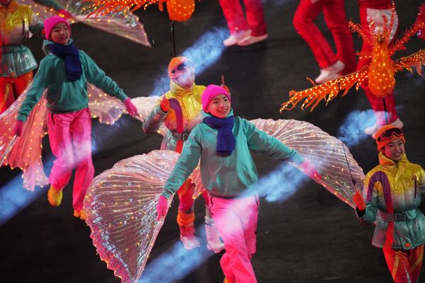 Дети перед началом церемонии открытия XXIV зимних Олимпийских игр в Пекине - Sputnik Абхазия