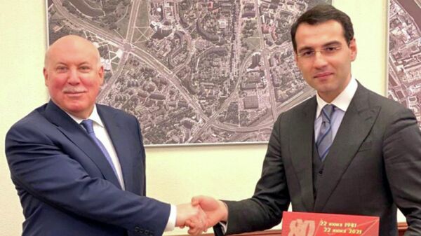 Министр иностранных дел Республики Абхазия Инал Ардзинба и Дмитрий Мезенцев - Sputnik Абхазия