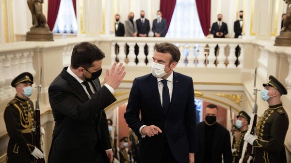 Президент Украины Владимир Зеленский и Президент Франции Эммануэль Макрон - Sputnik Абхазия