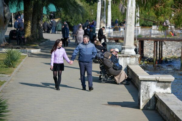 В Абхазии наконец-то наступили теплые дни. - Sputnik Абхазия
