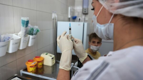Вакцинация подростков от Covid-19 в регионах России - Sputnik Абхазия