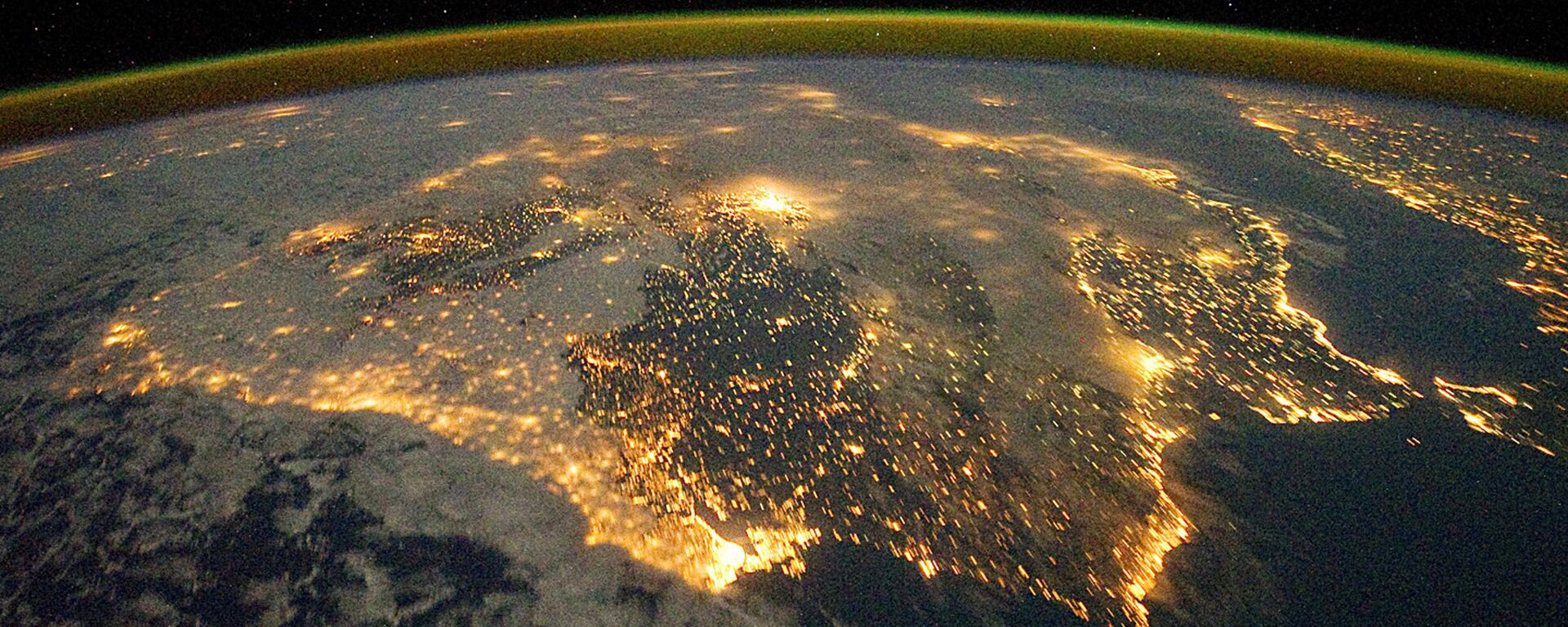 Фотография астронавта, опубликованная Земной обсерваторией НАСА 26 декабря 2011 года - Sputnik Абхазия, 1920, 26.03.2022