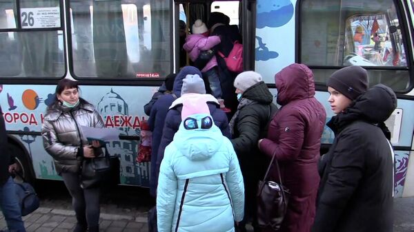 Жители Донбасса благодарят Россию за возможность эвакуироваться - Sputnik Абхазия