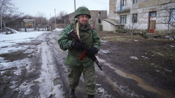 Ситуация вблизи передовой в Луганской области - Sputnik Абхазия