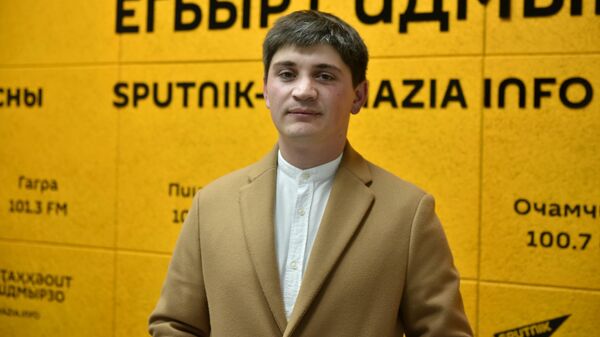 Хутаба рассказал, как в Абхазии борются с нелегальными экскурсоводами - Sputnik Абхазия