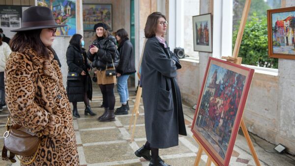 Однодневная выставка художника Леварсы Бутба открылась на культурно-деловой платформе Гума  - Sputnik Абхазия