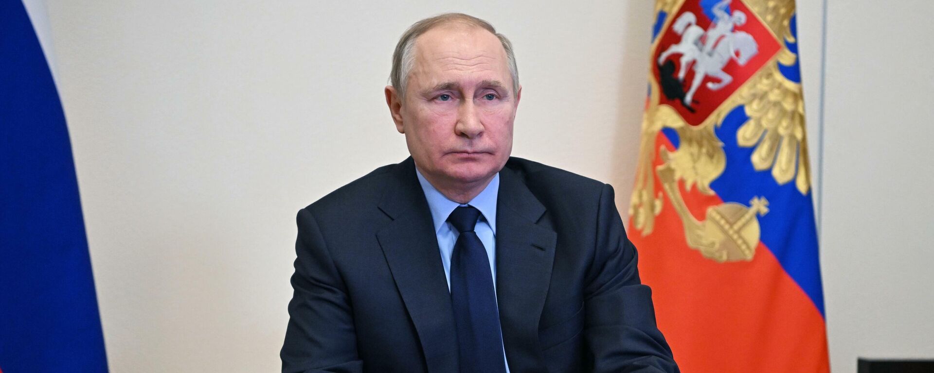 Владимир Путин выступает с обращением к россиянам. Прямая трансляция - Sputnik Абхазия, 1920, 21.02.2022