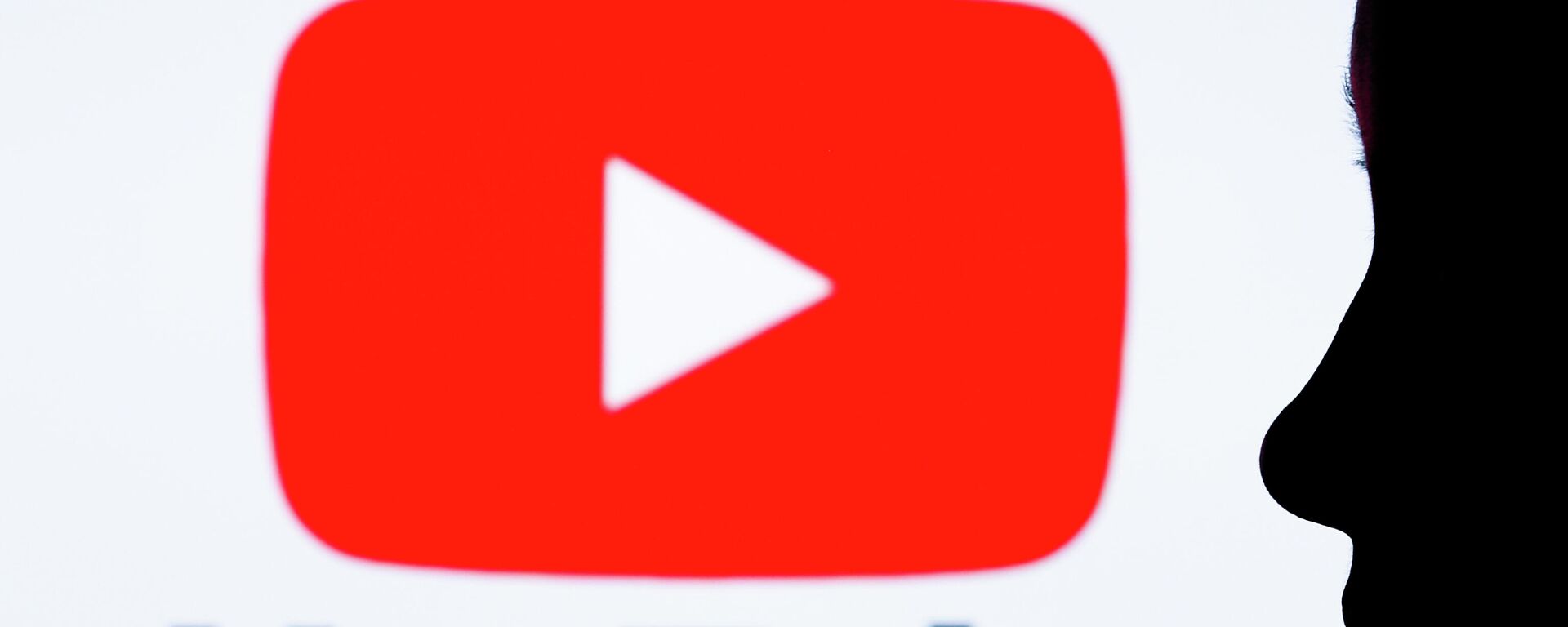 Логотип видеохостинга YouTube . - Sputnik Абхазия, 1920, 27.02.2022