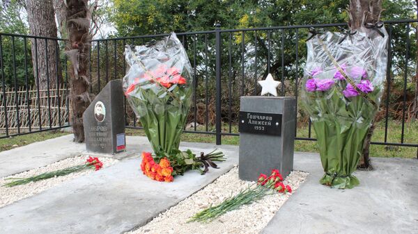 Памятники двоих летчиков Великой Отечественной восстановили в Абхазии - Sputnik Абхазия