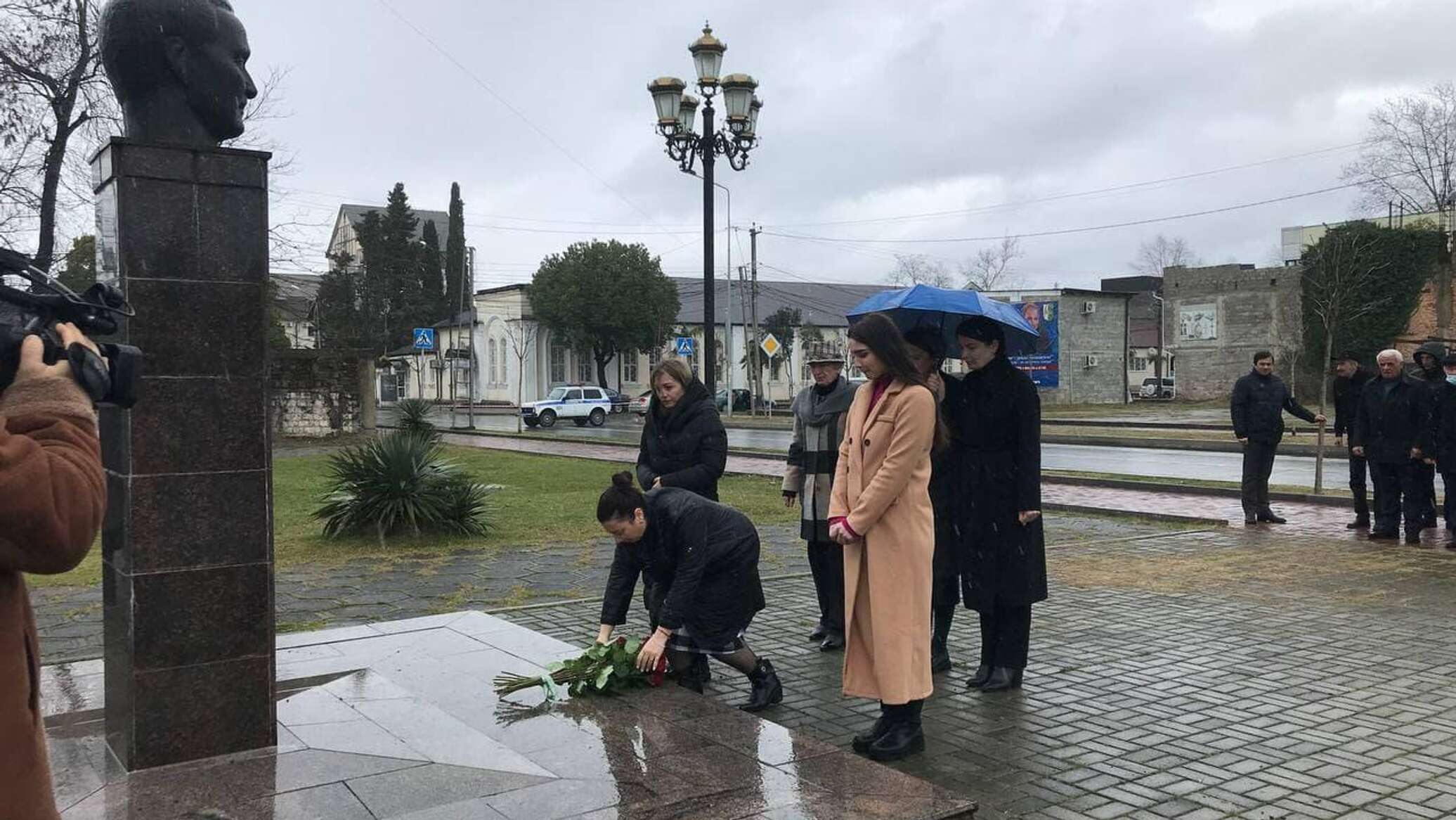 абхазия митинг 2020. сухум квициния. здание администрации президента абхазии. митинг сухум 2021. здание администрации президента абхазии.