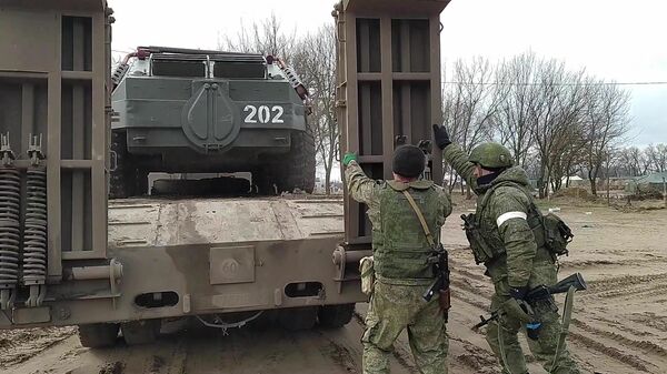 Российские военнослужащие взяли под контроль военную базу ВСУ под Херсоном - Sputnik Абхазия