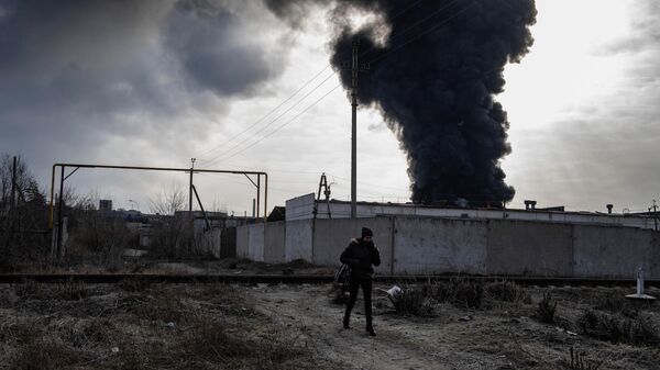 ВСУ нанесли удар по нефтебазе в Луганске  - Sputnik Абхазия