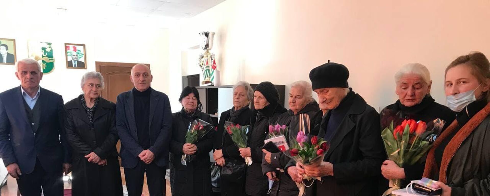 Власти Гудаутского района поздравили женщин с 8 Марта  - Sputnik Абхазия, 1920, 07.03.2022